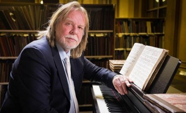 RICK WAKEMAN AL COLON!