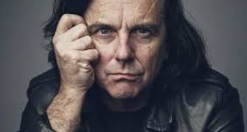 STEVE HOGARHT: Un solo hombre