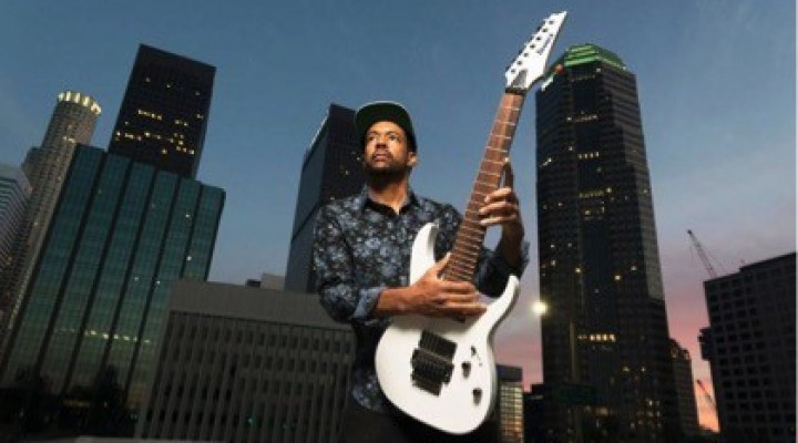 Tony MacAlpine nos trajo: La muerte de las rosas 